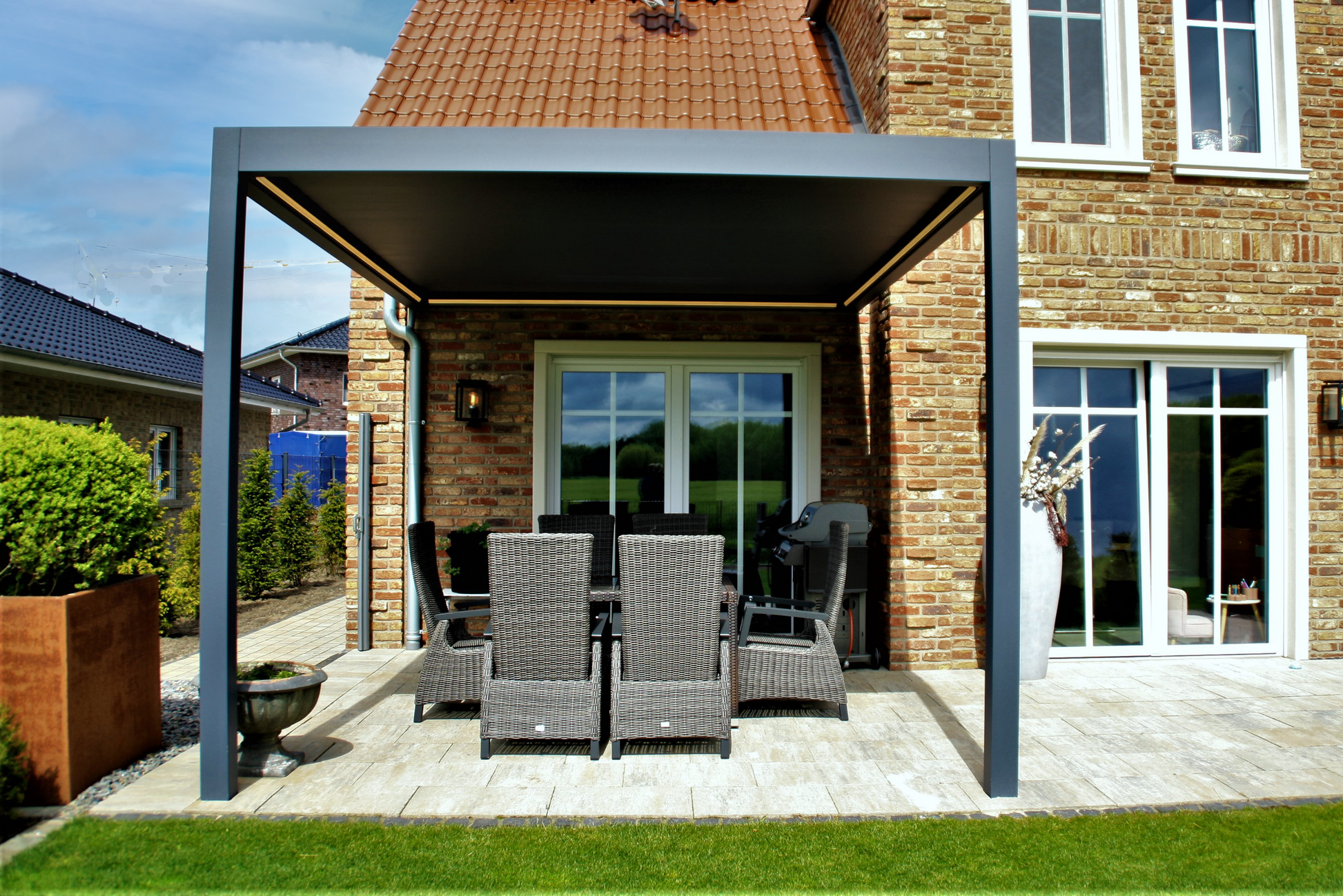 Deponti Pinela Aluminium Electric Louvered Veranda